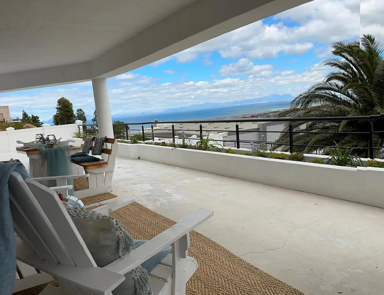 Coral Vistas Self Catering Apartments Gordonʼs Bay