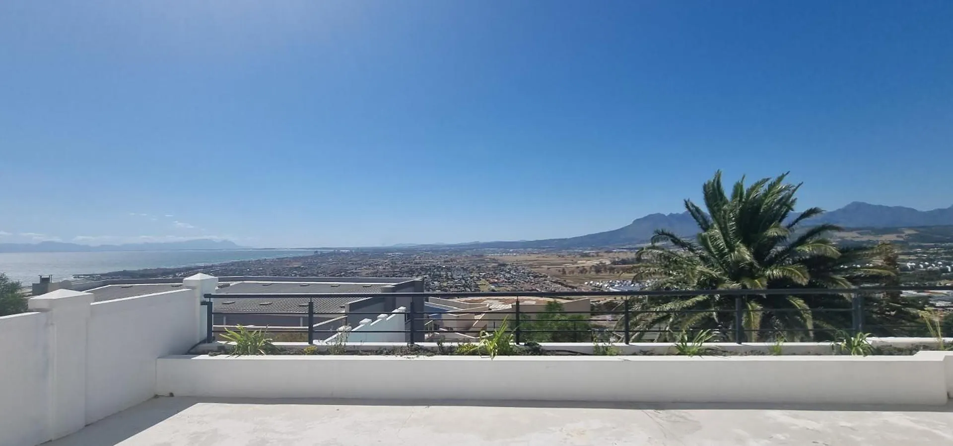 Coral Vistas Self Catering Apartments Gordonʼs Bay