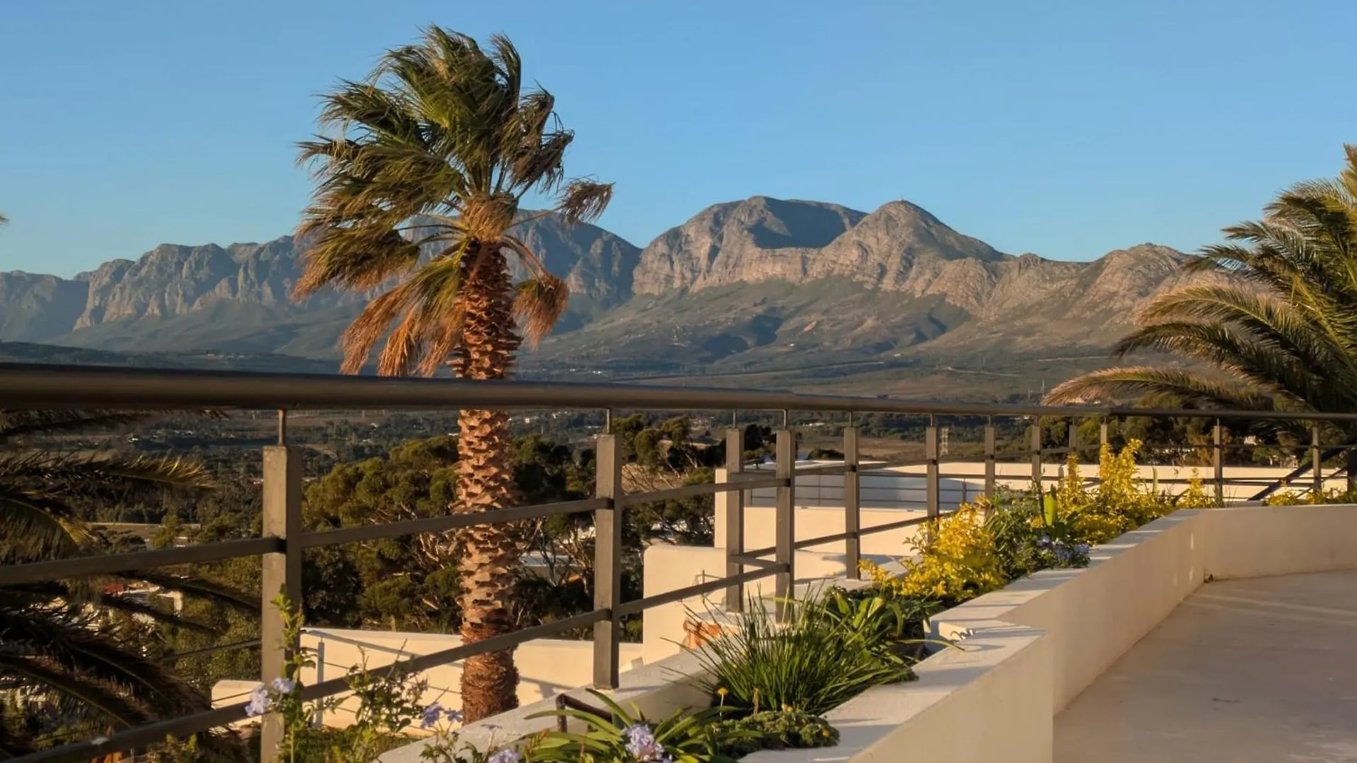 Coral Vistas Self Catering Apartments Gordonʼs Bay