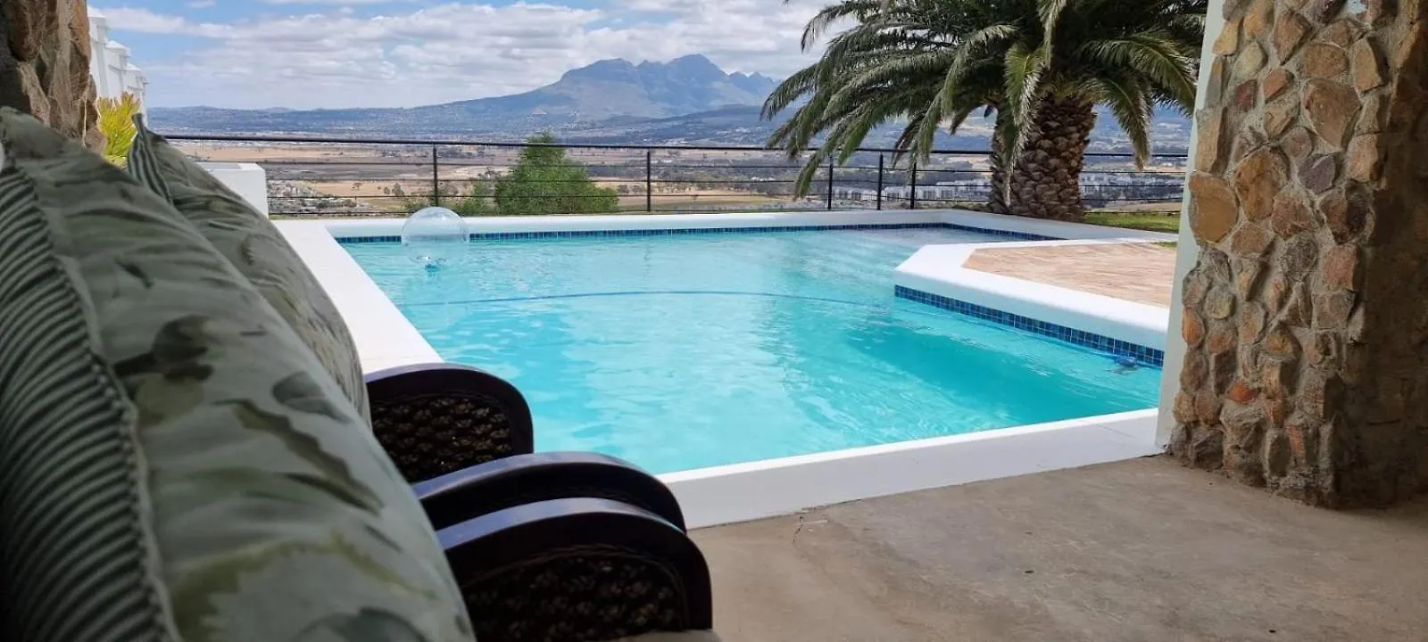 Coral Vistas Self Catering Apartments Gordonʼs Bay