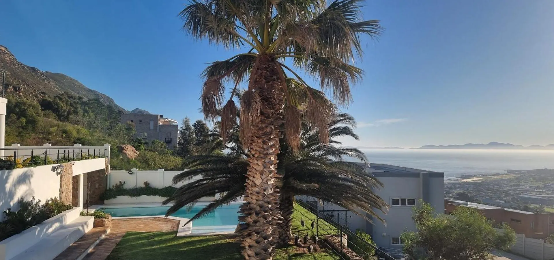 Coral Vistas Self Catering Apartments Gordonʼs Bay